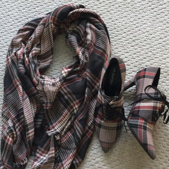 le chateau Shoes - Plaid high heeled booties with coordinating scarf